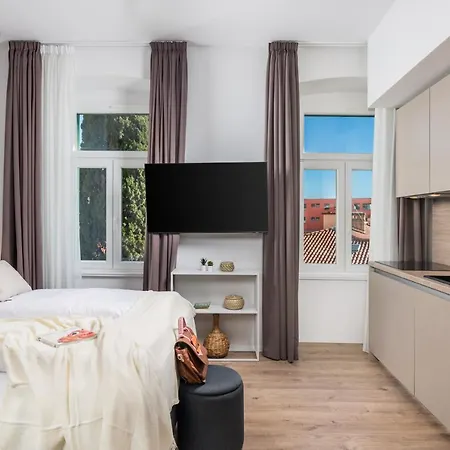 Molo Longo - & Apartman