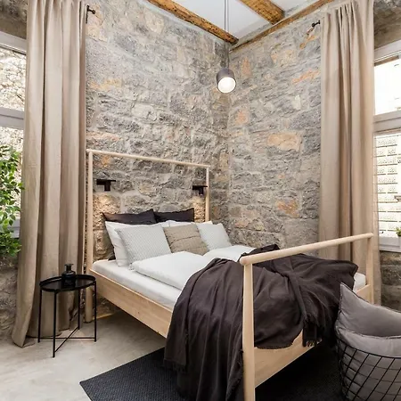 Molo Longo - &