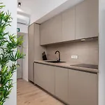 Molo Longo - & *