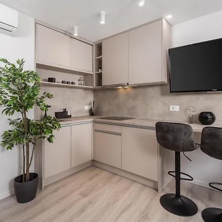 Molo Longo - & * Rijeka