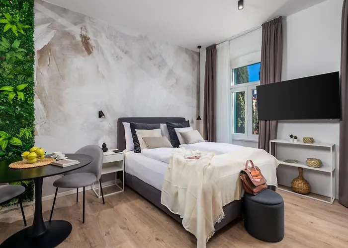 Apartment Molo Longo - &